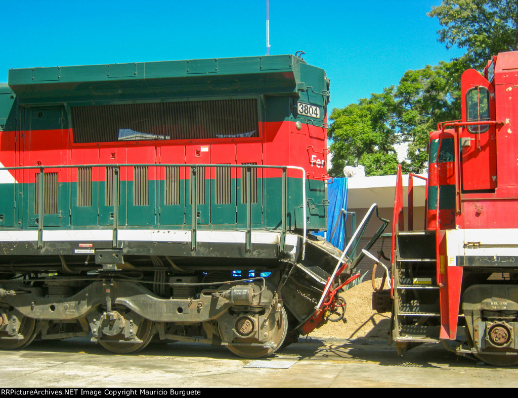 FXE Super 7 Locomotive wrecked